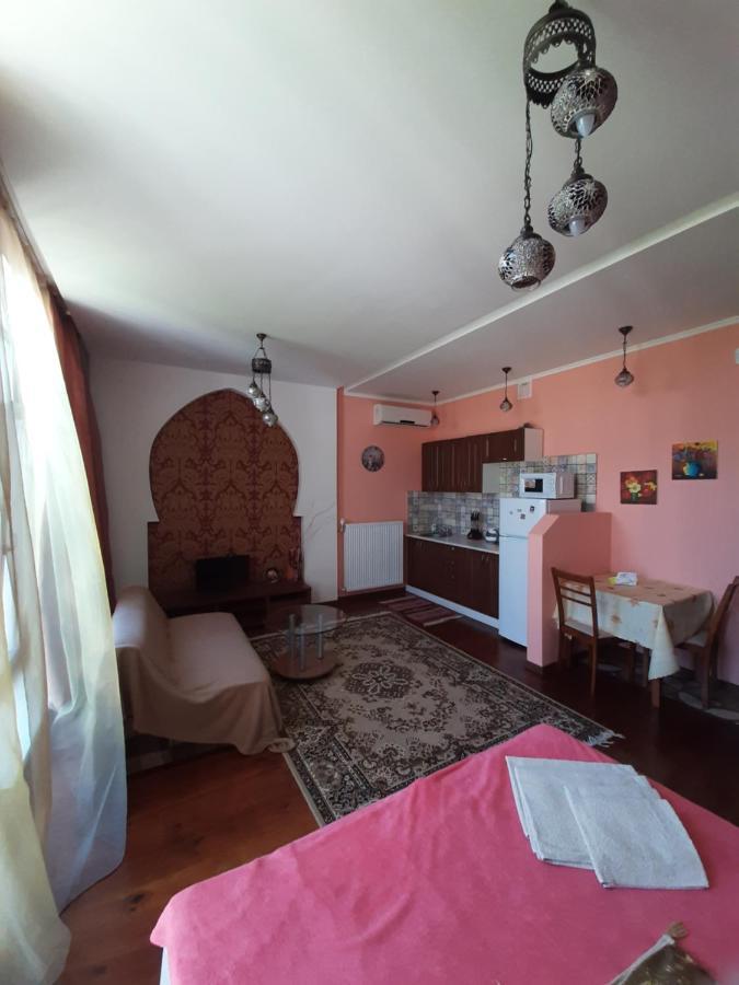 Guest House Chornomorsk Exterior photo