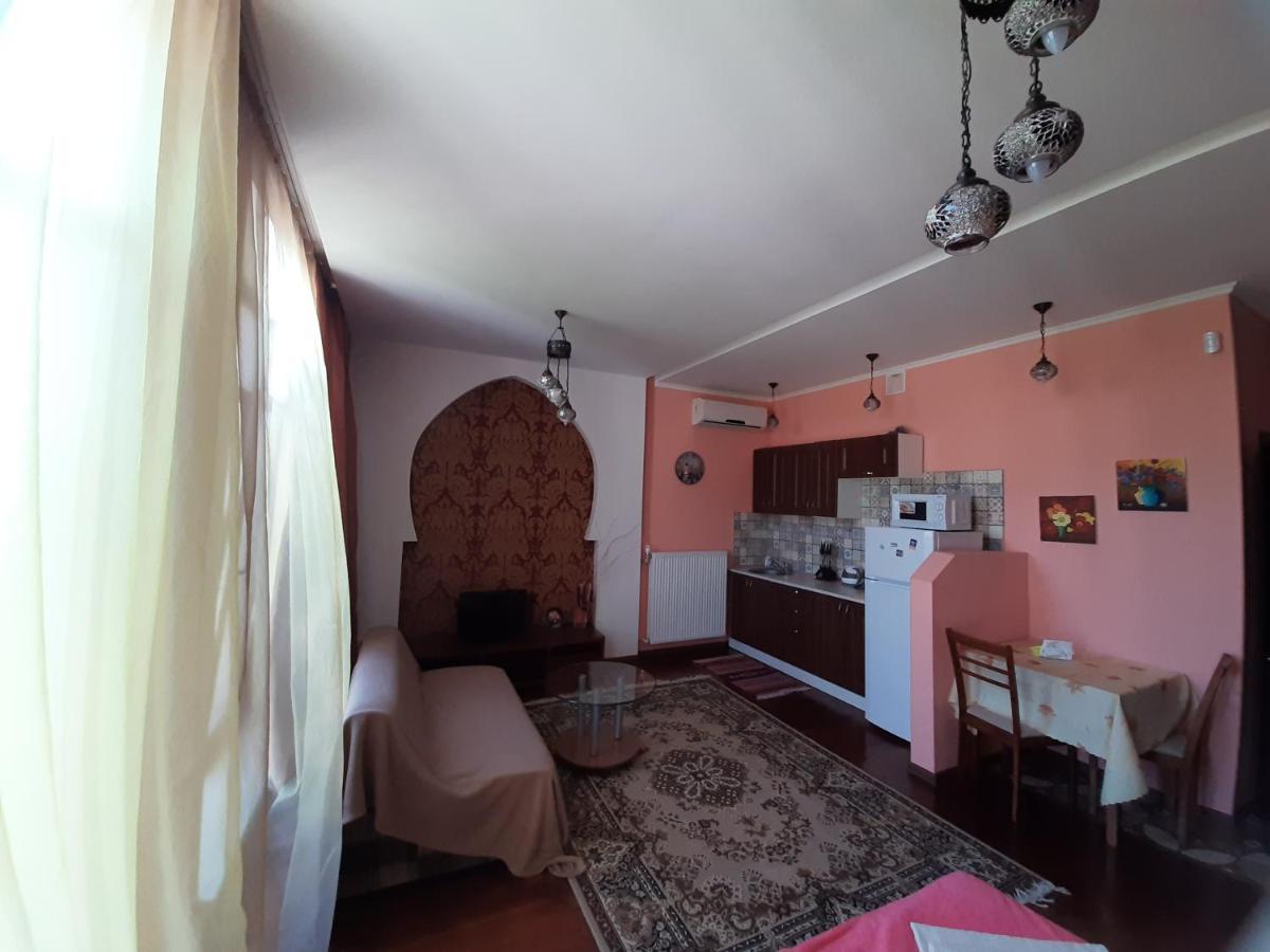 Guest House Chornomorsk Exterior photo