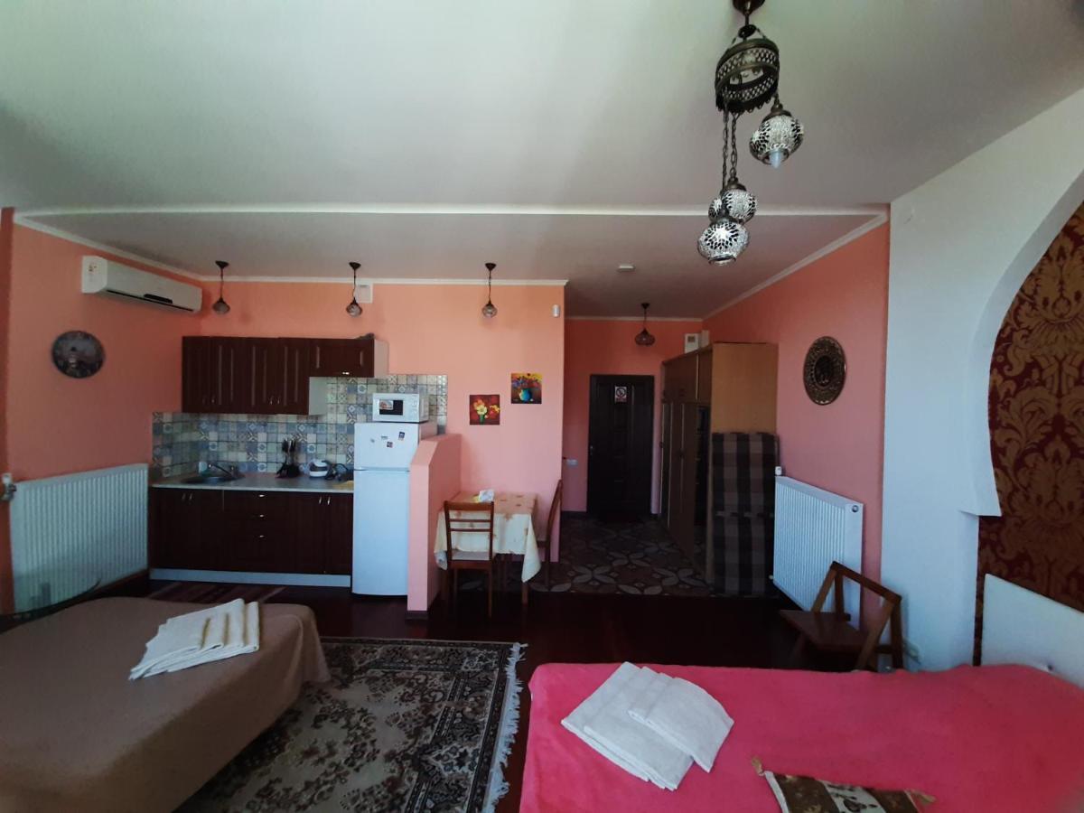 Guest House Chornomorsk Exterior photo