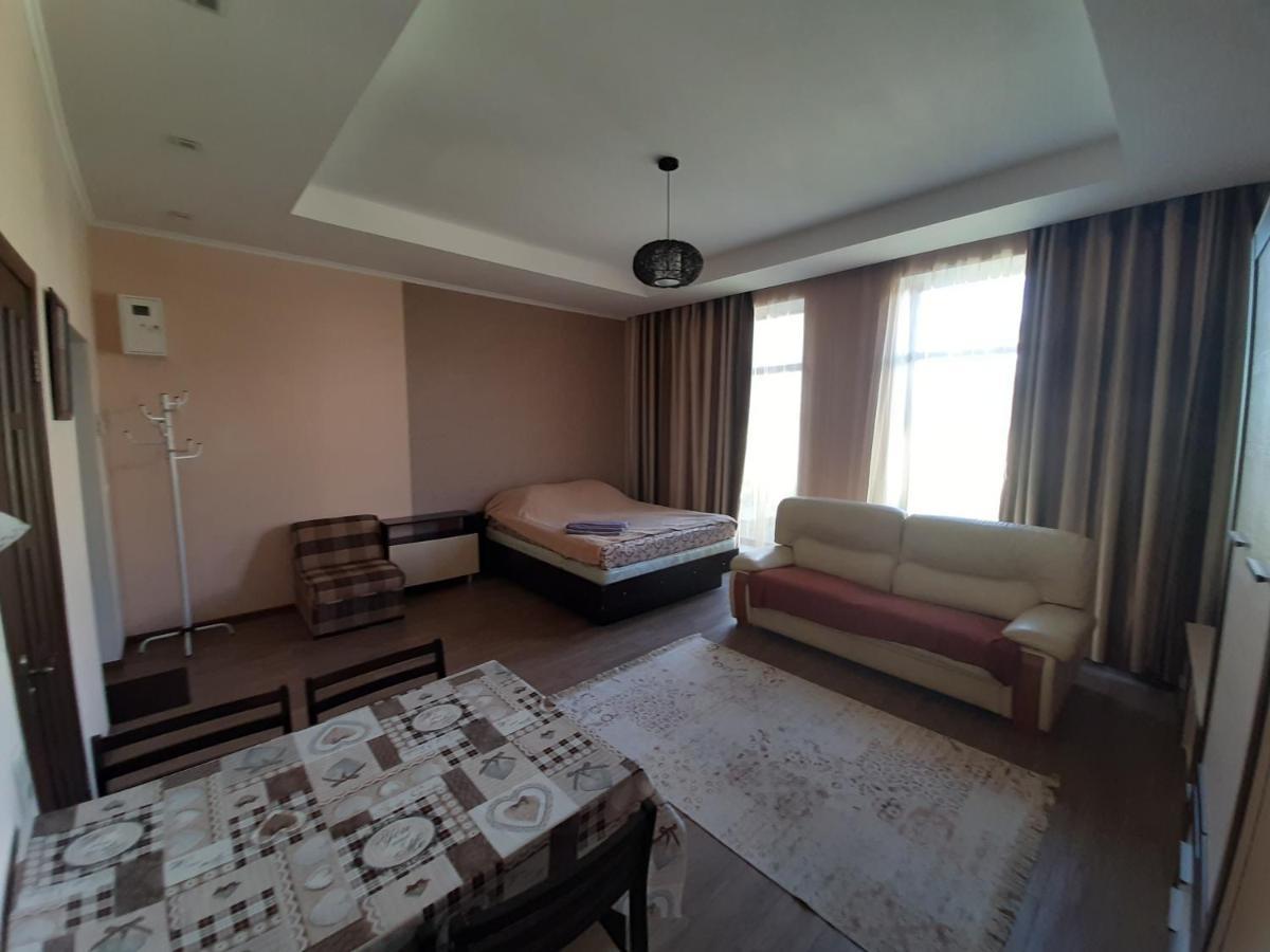 Guest House Chornomorsk Exterior photo