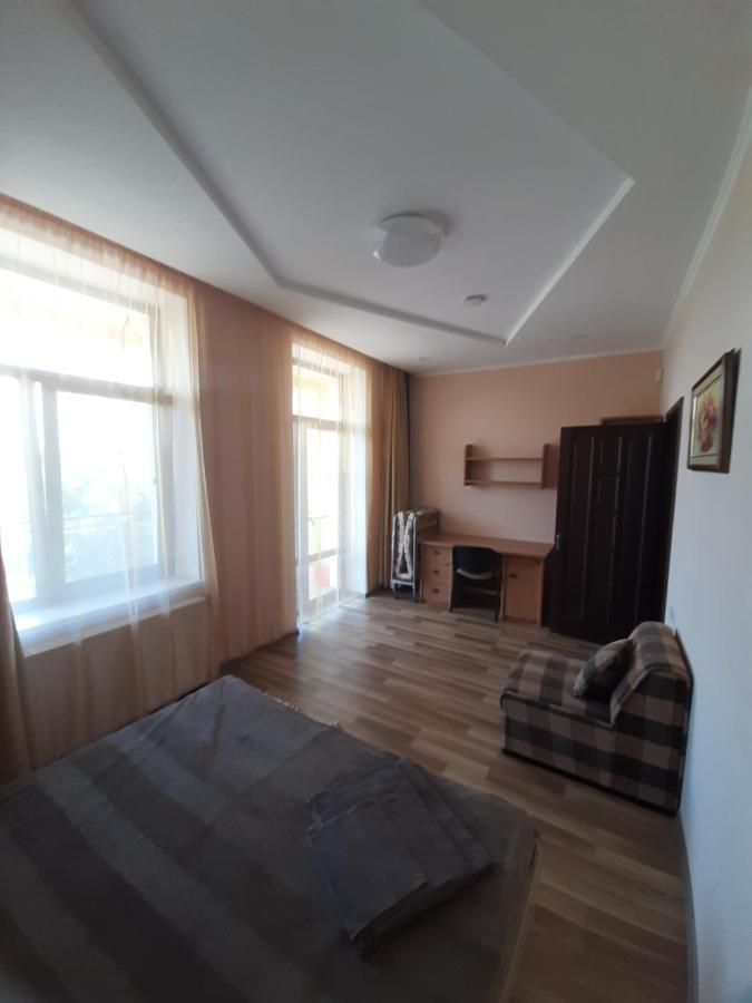 Guest House Chornomorsk Exterior photo