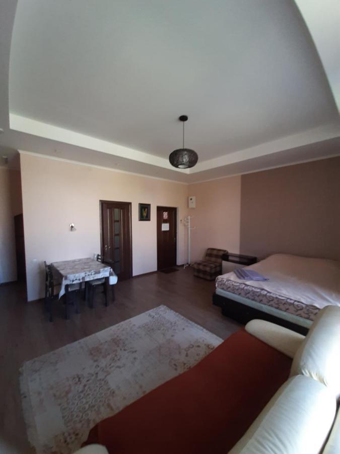 Guest House Chornomorsk Exterior photo