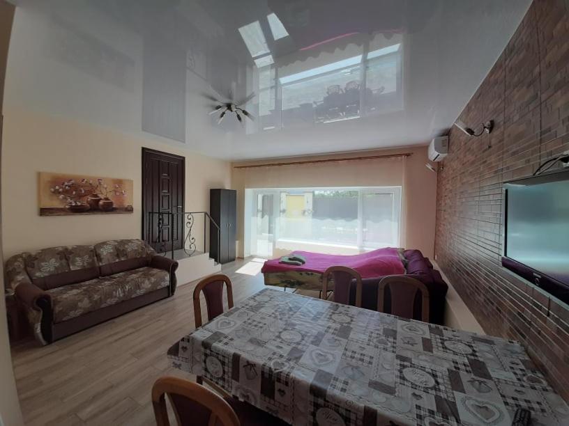 Guest House Chornomorsk Exterior photo